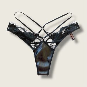 Victoria’s Secret Brazilian Panty Medium New